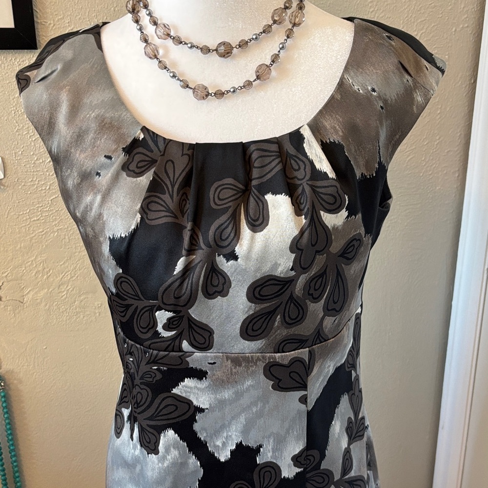 clear out!! Black and Gray Satin Floral Midi Dress size 4